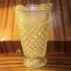 Vintage Anchor ⚓️ Hocking Wexford pattern 10" footed Bouquet 💐 vase